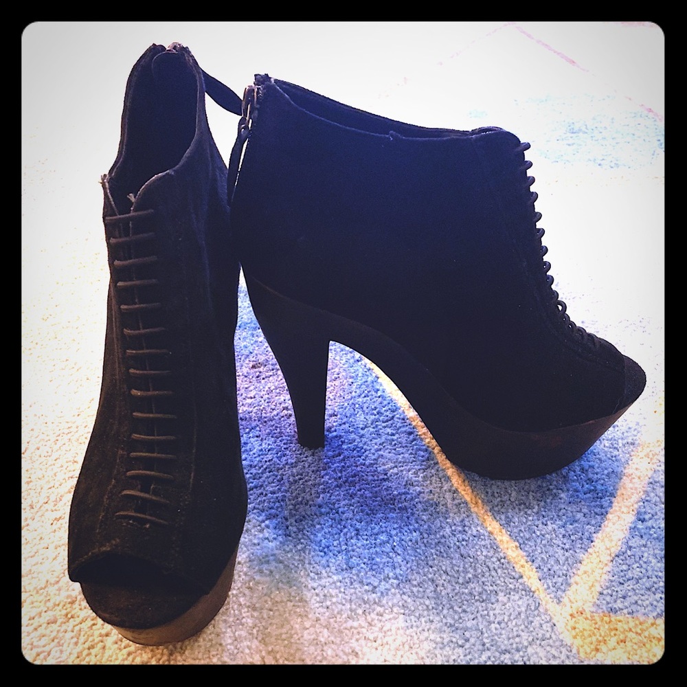 Steve Madden suede and wood platform heels